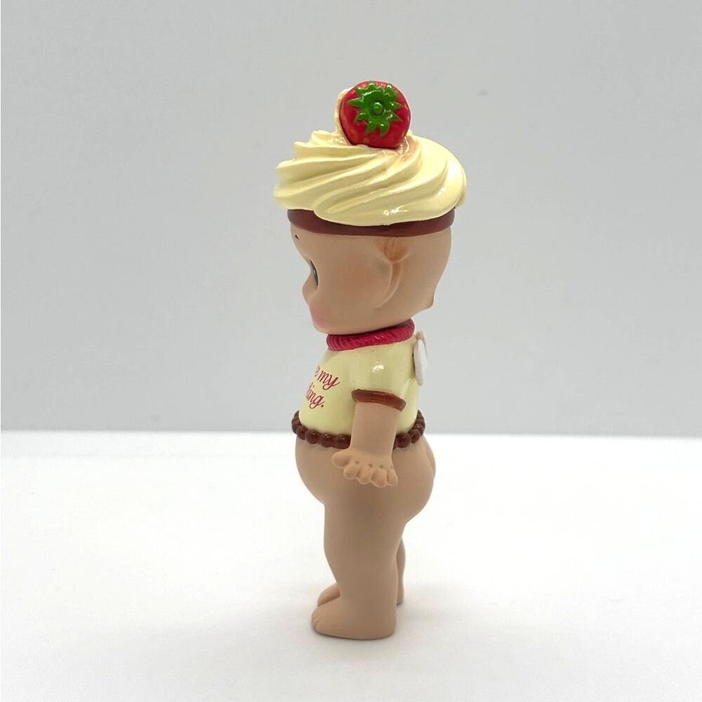 Authentic Sonny Angel Strawberry Cream Chocolate Valentine Mini Figure - NEW - Picture 3 of 5